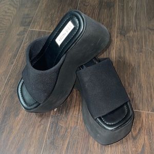 Steve Madden slink platform sandals
